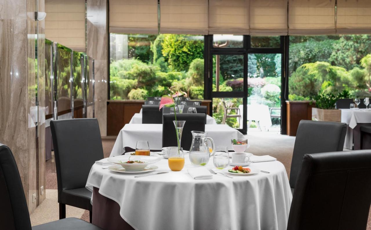 Booking Hotel & Spa Krakow Dış mekan fotoğraf Restaurant