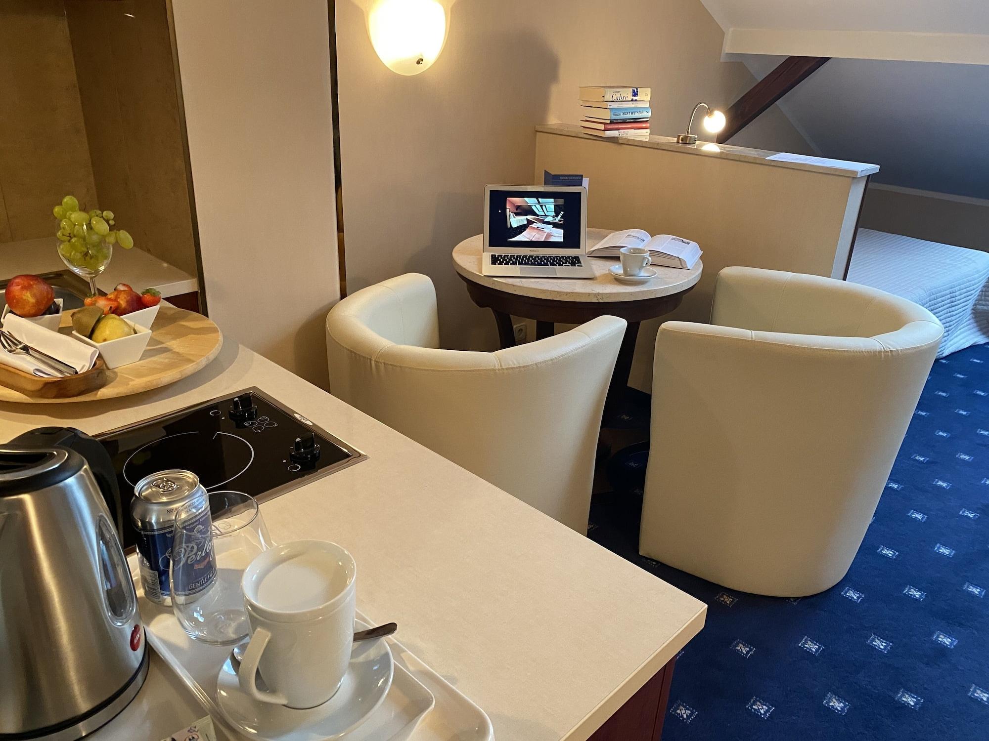 Booking Hotel & Spa Krakow Dış mekan fotoğraf A typical room