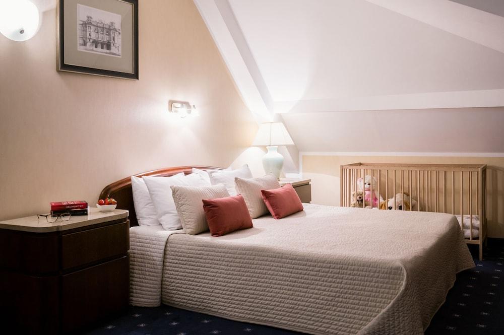 Booking Hotel & Spa Krakow Dış mekan fotoğraf A bedroom at the hotel